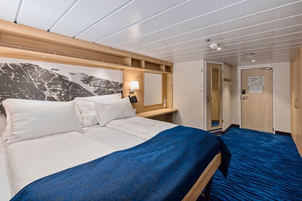 Hurtigruten Expeditions MS Spitsbergen K2D - Credit - Agurtxane Concellon and Hurtigruten 1